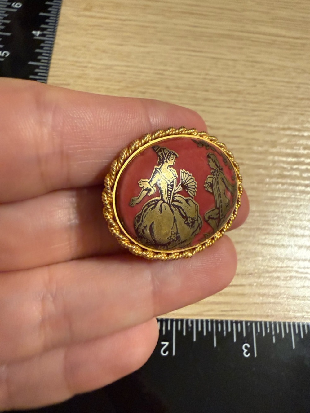 Vintage Fragonard Style Courtship Brooch Gold Tone Red Enamel Romantic Pin - Picture 2 of 8
